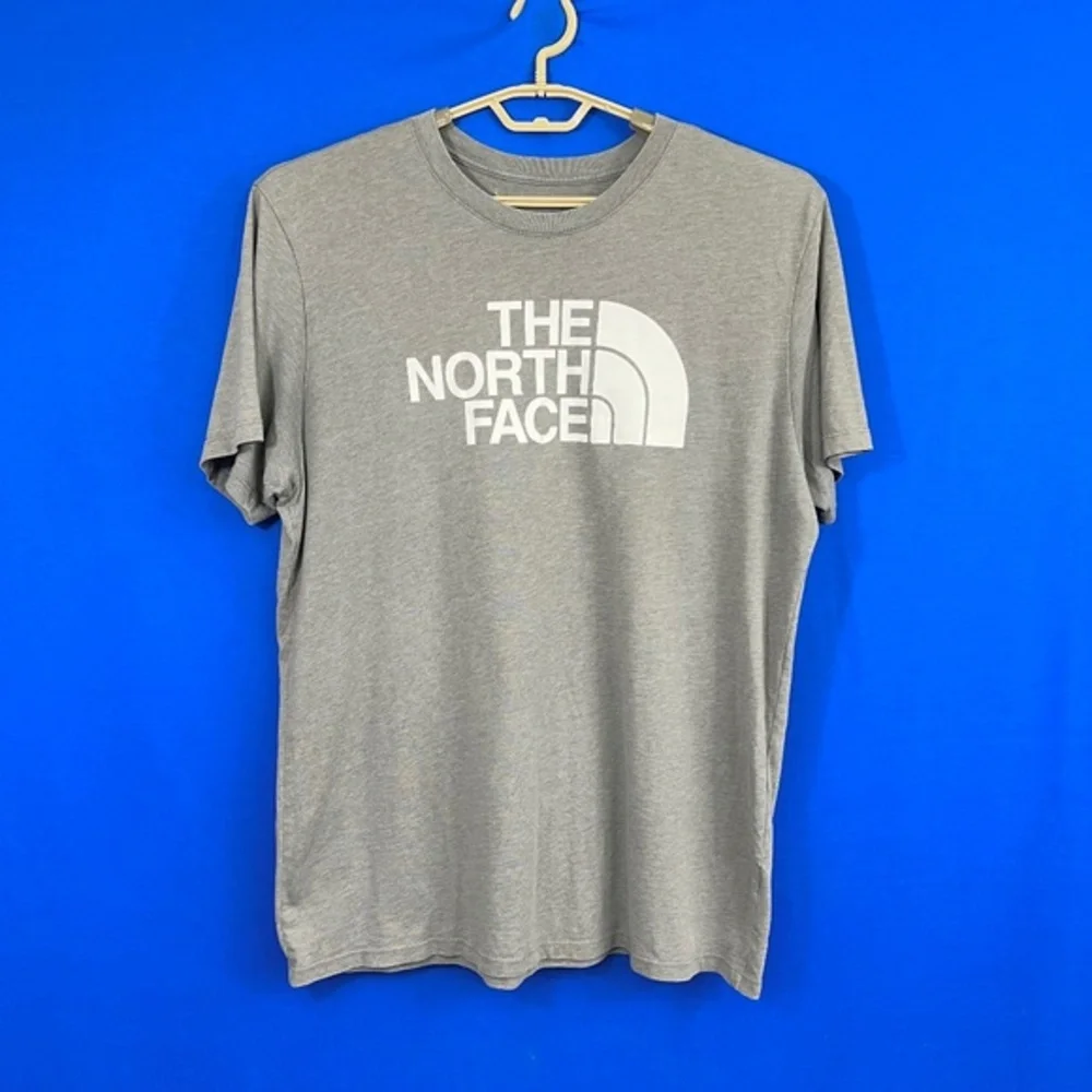 |•THE NORTH FACE•| Tan T-shirt Size XL